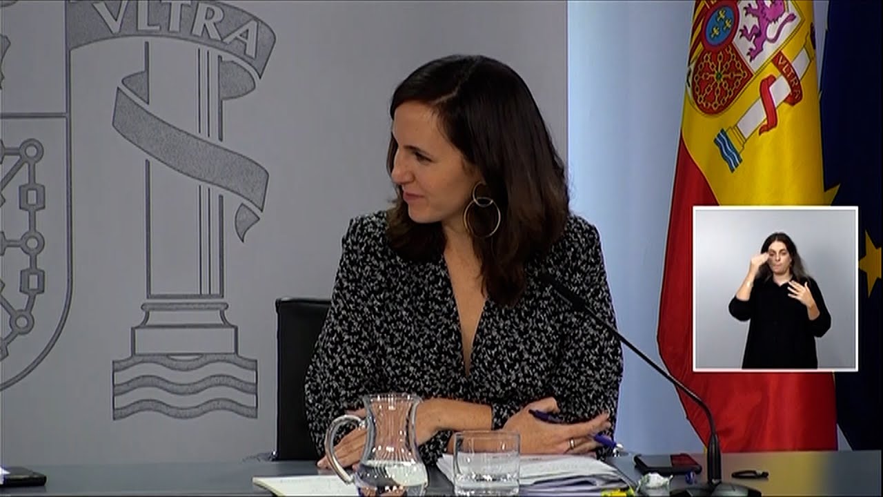 El Gobierno da luz verde al anteproyecto de la ley de Familias - YouTube