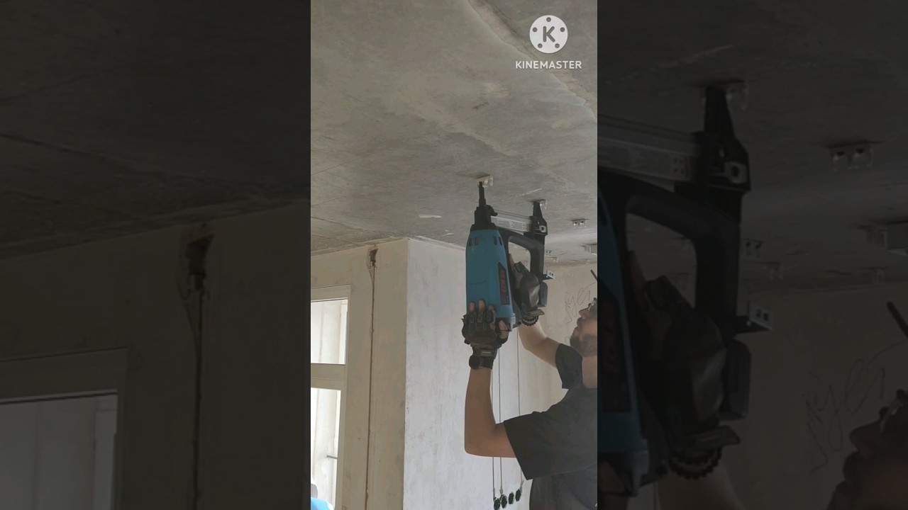 монтаж клипс под гофру #work #construction - YouTube