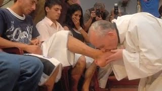 The Pope Washes Muslim Refugees' Feet