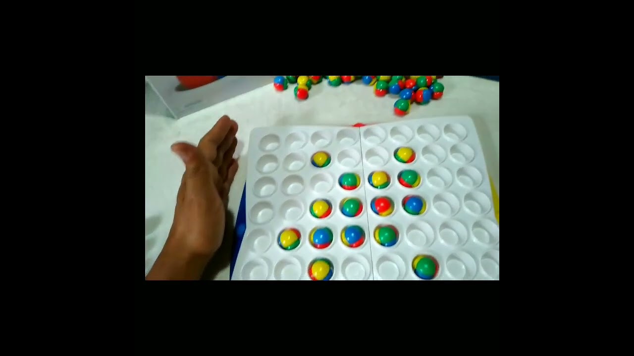 Goliath Rolit – Juego De Viaje De Bolas De 4 Colores, Tablero Portátil, 2 A 4 Jugadores A Partir De 6 Años, Fácil De Aprender Y Táctico