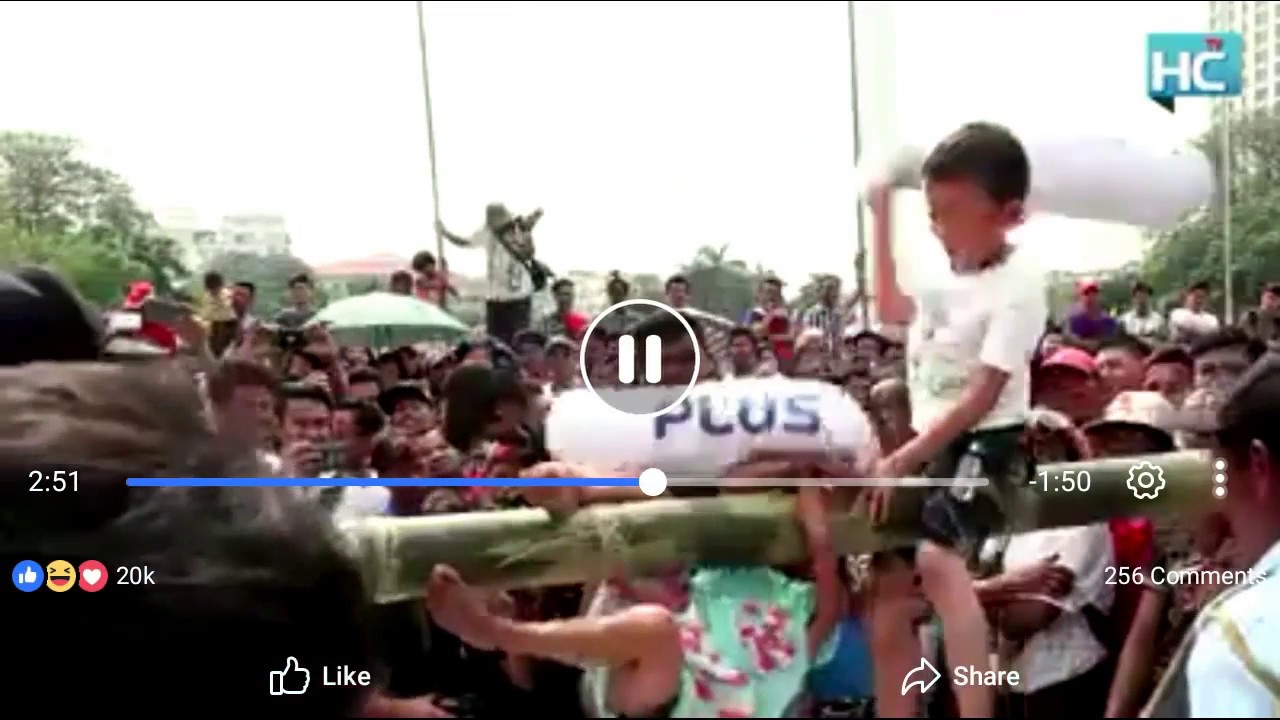 Lomba Pukul Bantal Guling Lucu Banget YouTube