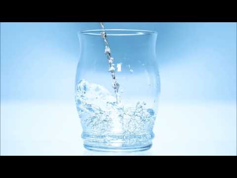 Video: Redd Liv Ved å Drikke Folk Vann