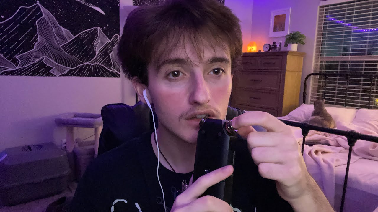 ASMR Mic scratching & Mouth Sounds *no talking*