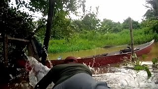 Ketemu Orang Minta Tolong Saat Mancing Udang Galah di Musim Hujan, Hingga Kecebur di Sungai