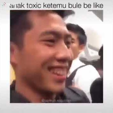 Anak toxic ketemu bule be like😂😂😂😂