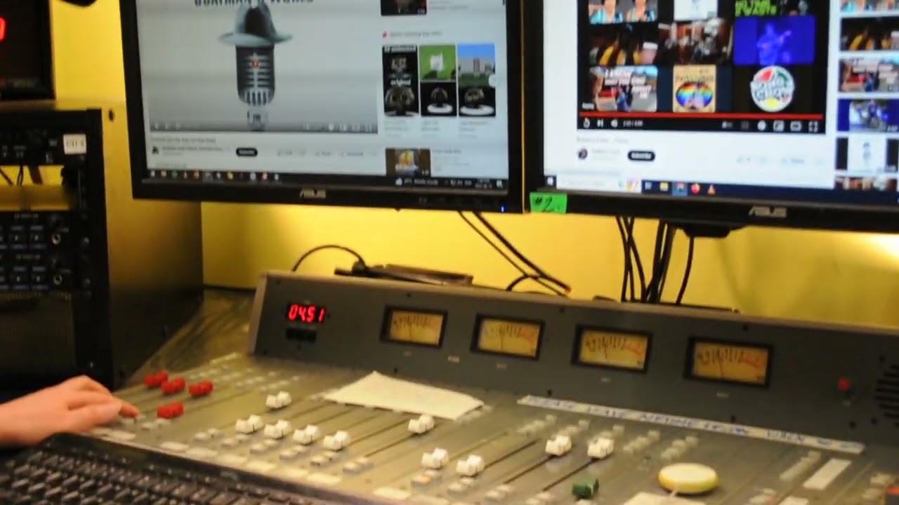 YuccaStereo AD behind scenes on the Wham Bam East Van radio show. CJSF 90.1 FM ..SFU College radio.!