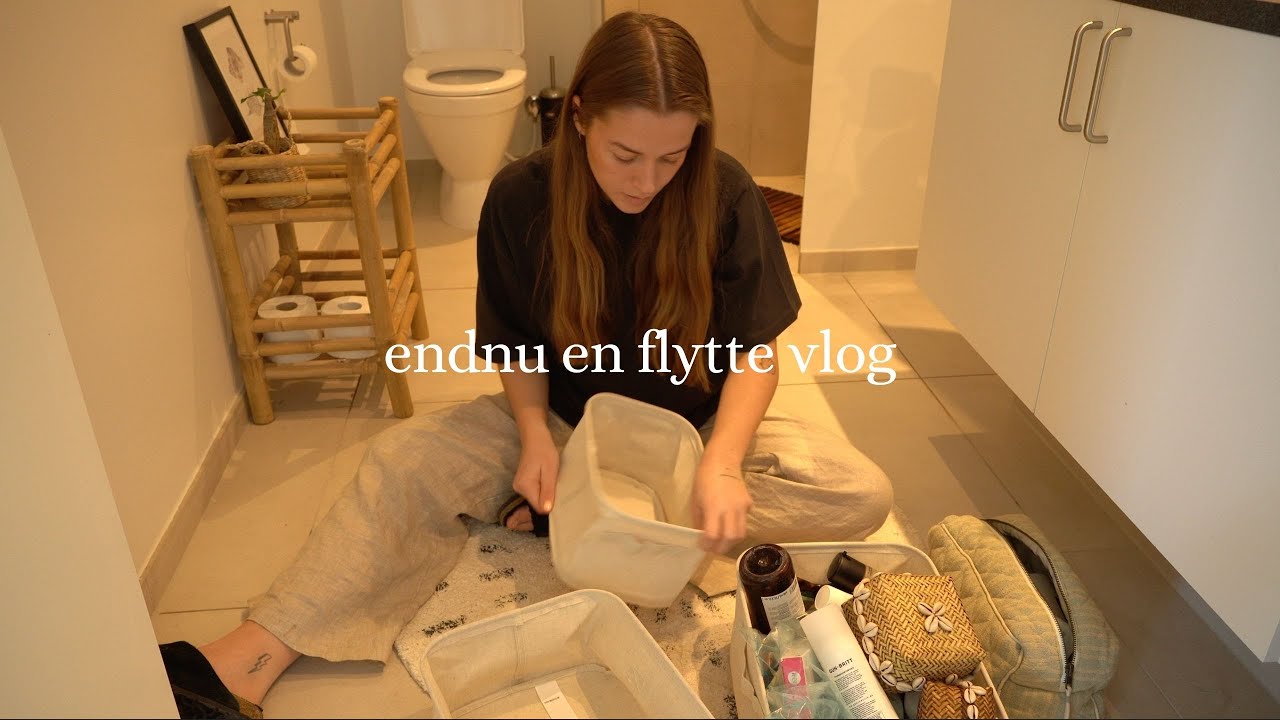 vi indretter badeværelse og hænger ting op