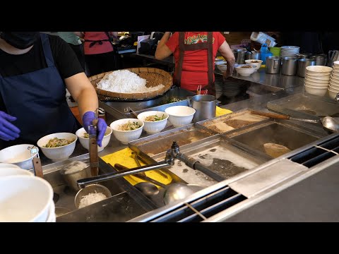 Rice Noodle Soup with Bonito Flake, Boiled Mahi Mahi with Black Fungus - Taiwan Restaurant Food