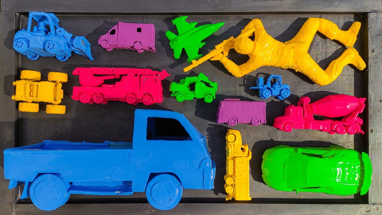 Membersihkan Mainan Mobil Mobilan, Kereta Api, Bus Telolet, Truk Molen, Tank Baja, Beko Excavator.