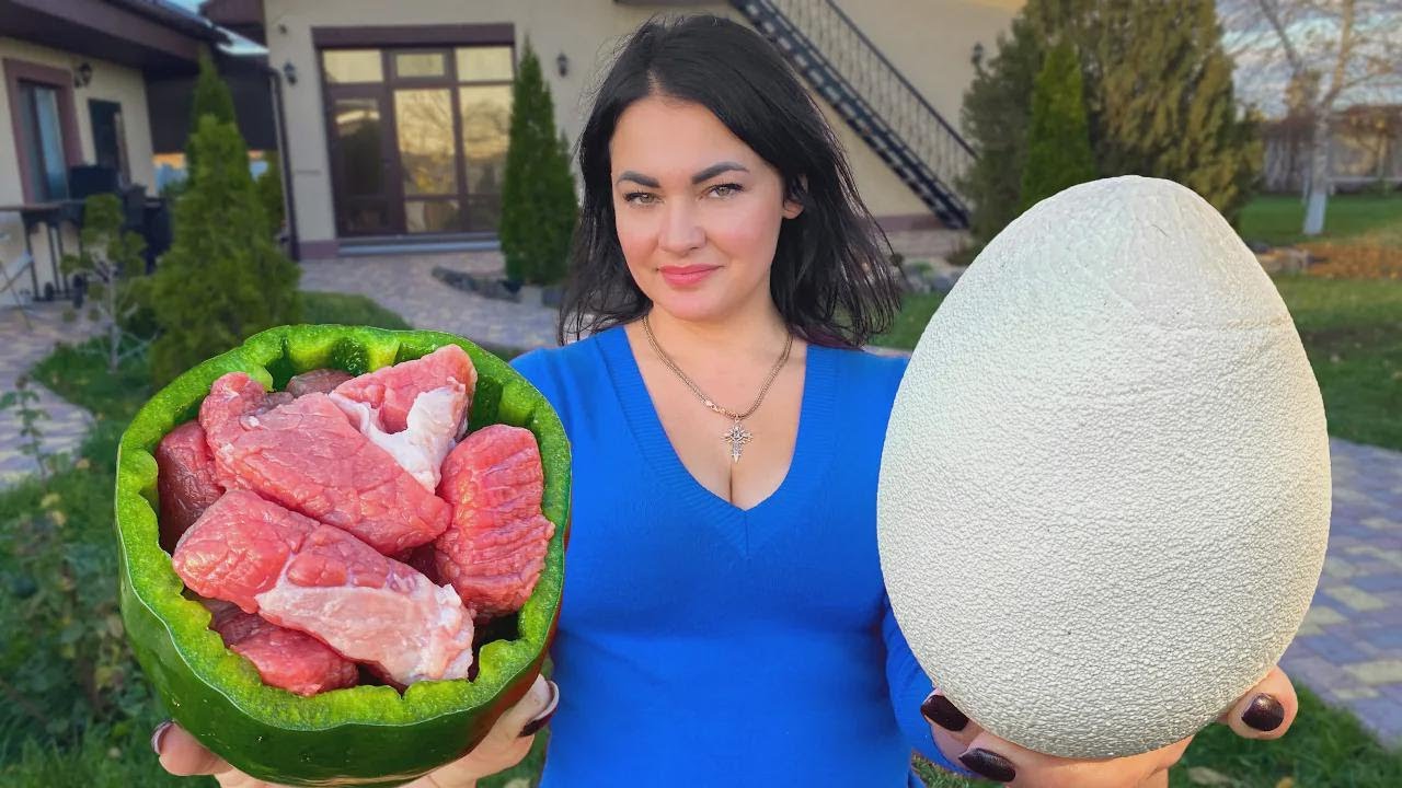 Straußenei mit gefüllter Paprika und knuspriger Käsekruste – So hast du noch nie gekocht!