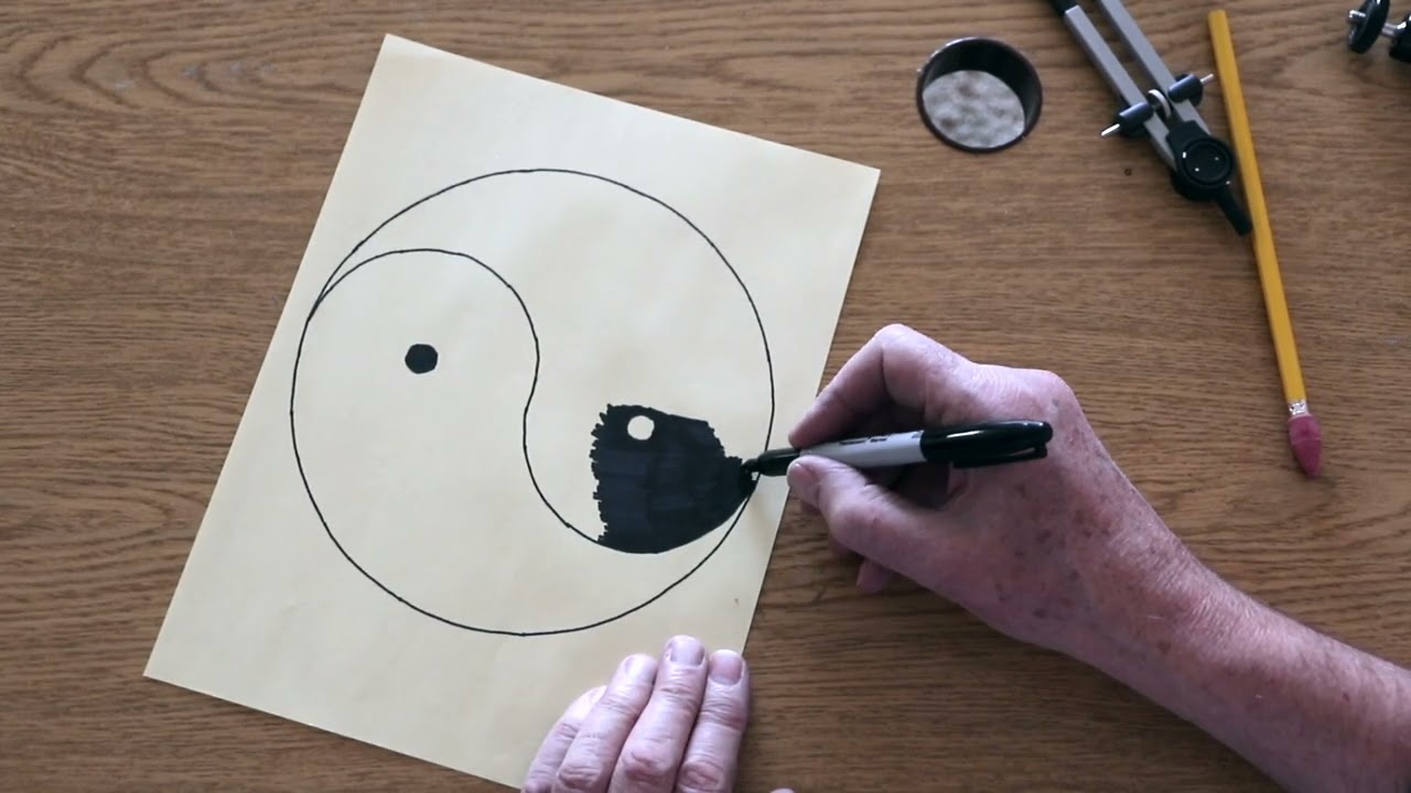 ASMR, Drawing a yingyang symbol.