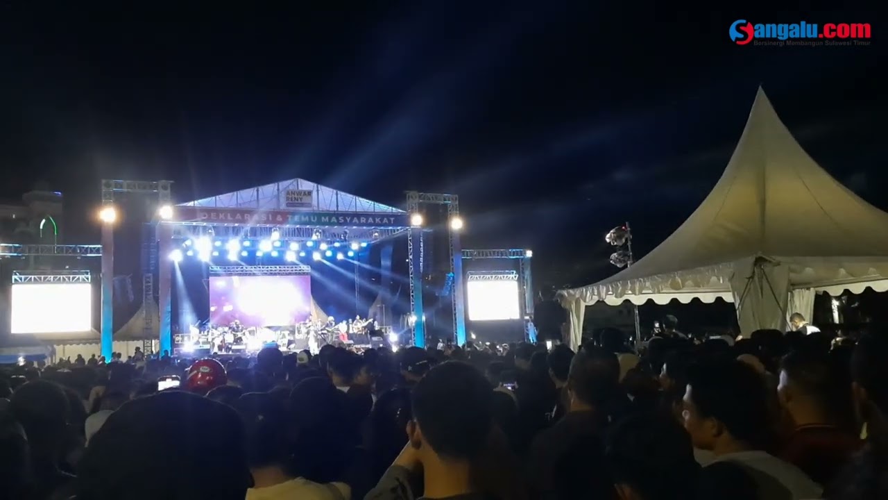 Konser Vokalis Kangen Band Andika Mahesa di Luwuk Banggai
