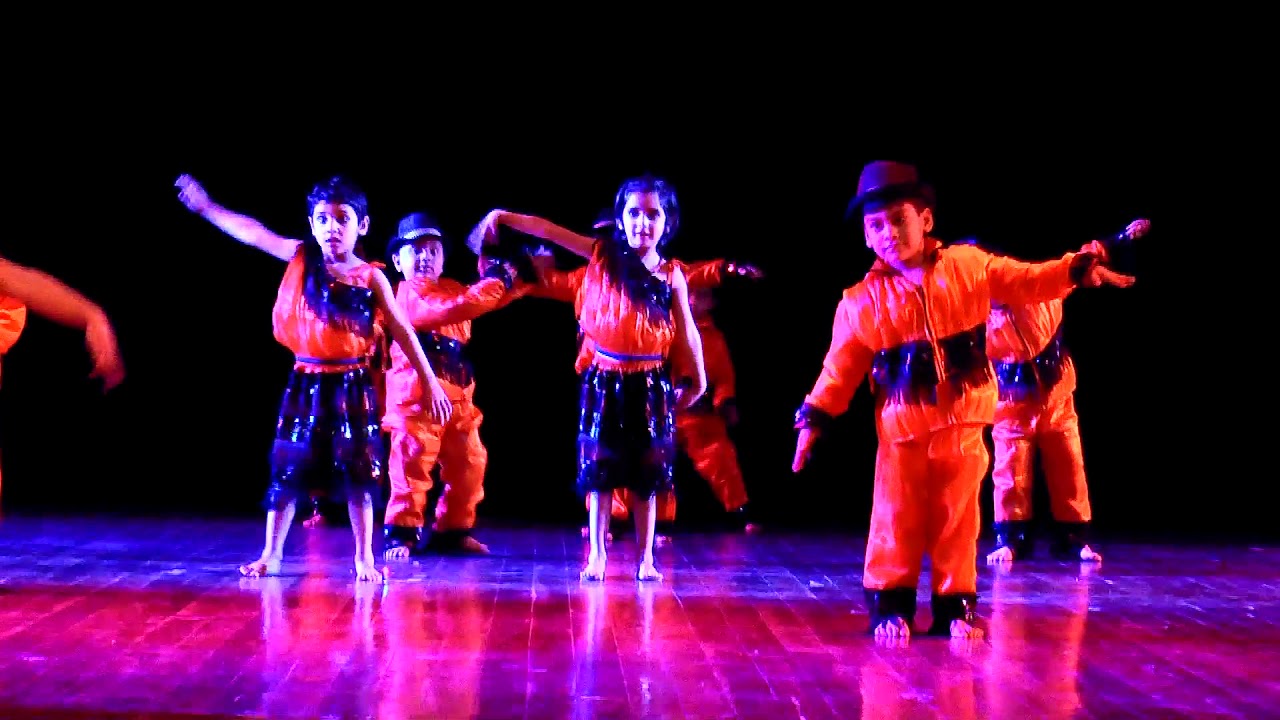 Small Wonder School Sec 15 Hisar Zindagi Ek Safar Hai Suhana song Annual Day Celebration