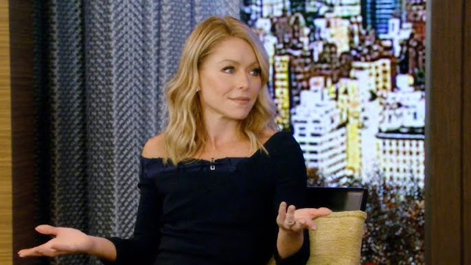 Kelly Ripa Says Not Seeing Her Parents This Year Was Painful - YouTube