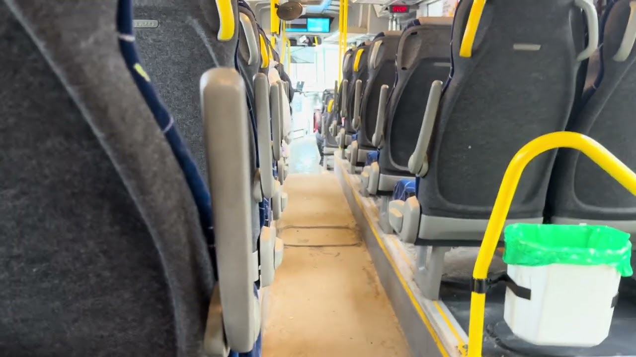 Huddinge station —) Lissma skola med Nobina 7709