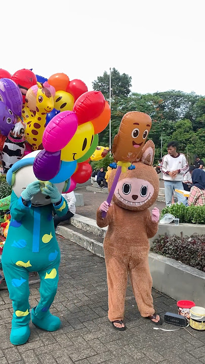 Cocomelon wheels on the bus go round and round