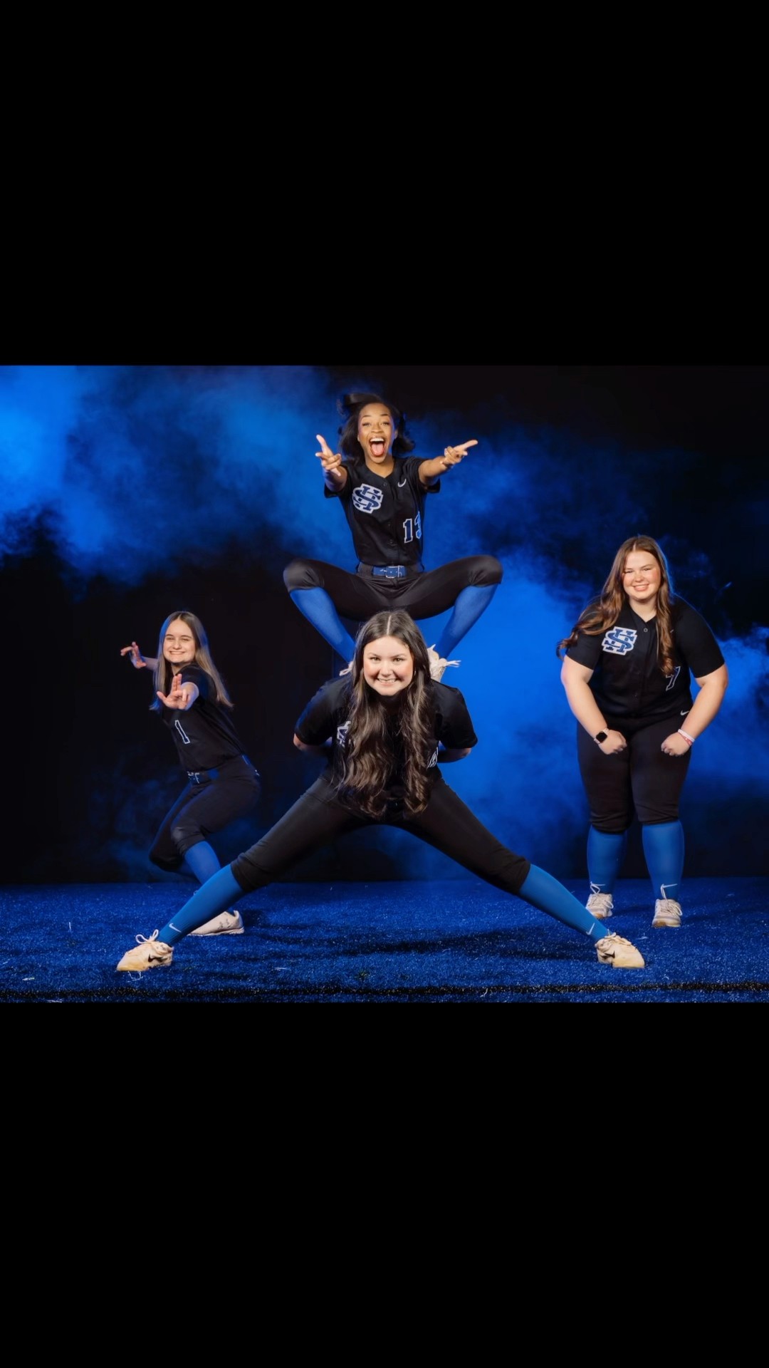 All the laughs! Such a fun pose! Sylvan Hills Softball. #sportsphotography