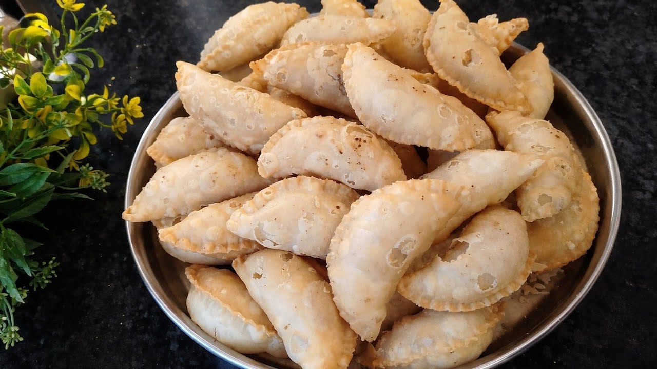 बिना फालतू मेहनत हलवाई जैसी खस्ता गुजिया गारंटी तलते समय एक भी नहीं फटेगी | KHASTA GUJIYA RECIPE|