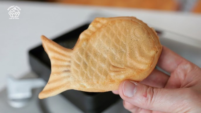 Korean fish-shaped bread with red bean filling (Bungeoppang