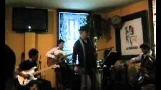 ESO DE SABER REVOLVER  by Una Noche Canalla 26feb2011