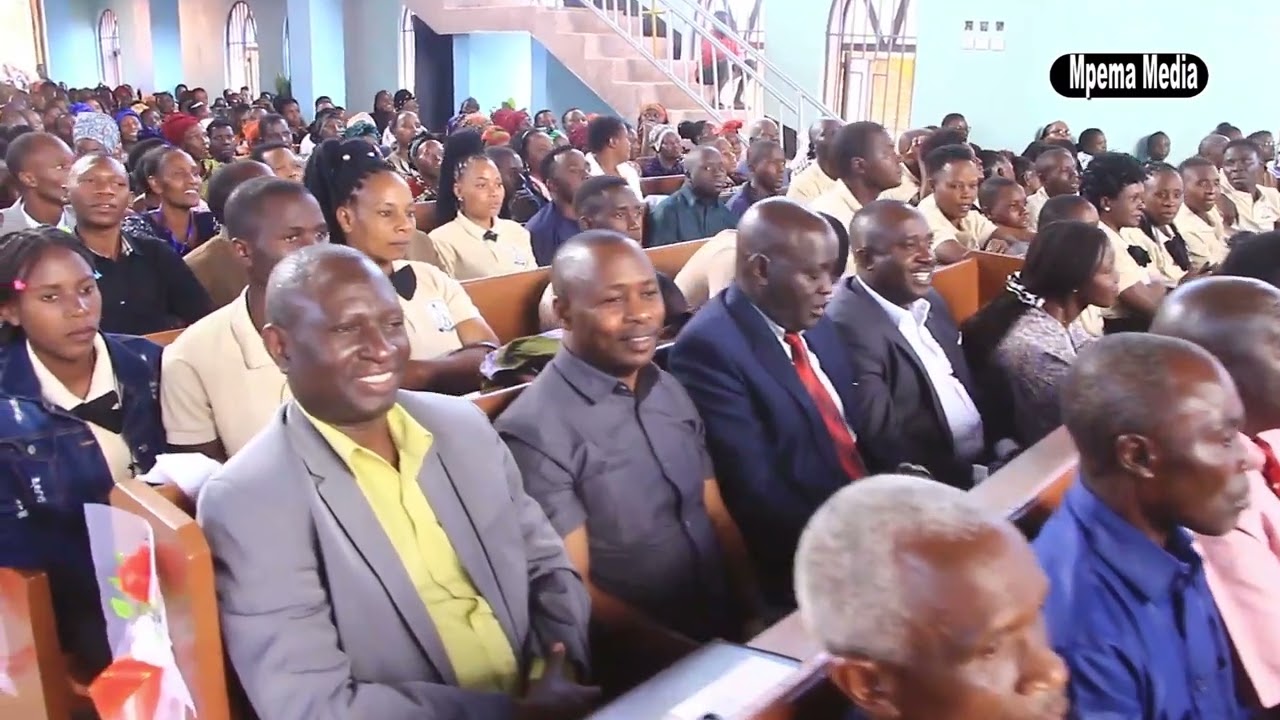 Historia ya Kanisa la Anglikana Mt.ANDREA Diocese of Western Tanganyika (Askofu EMMANUEL C.BWATTA)