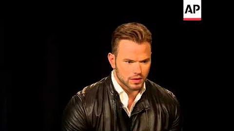 Kellan Lutz gets emotional talking about Robin Wil...
