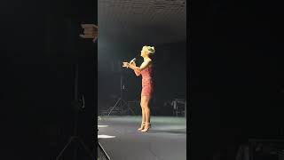 Derya Uluğ - Yabani Antgiad Cumhuriyet Balosu Canlı 