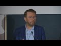 Capture de la vidéo Björn Ulvaeus At The European Media Summit 2018