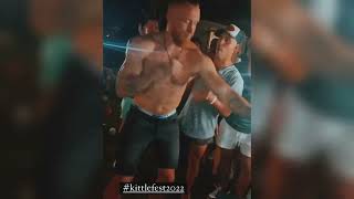 49ers George Kittle does a ‘dunkaroo’ beer chug at Kittle Fest 🍻