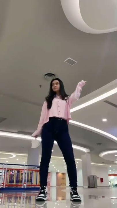 GOYANGAN TIKTOK RATU AULIA BIKIN TEGANG #shorts