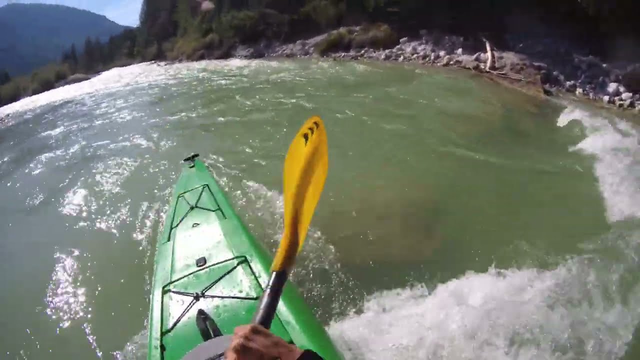 Natseq Kajak vs. Wild Wasser