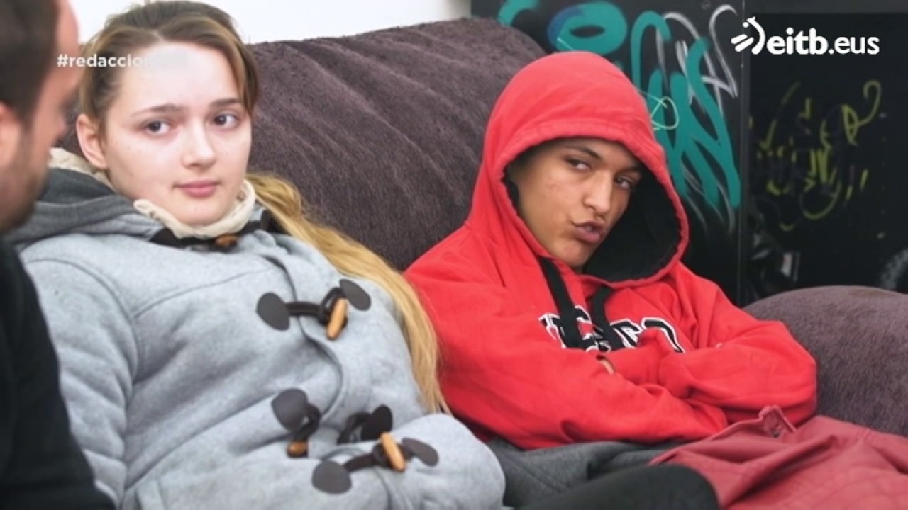 'Vivo en la calle, tengo una orden de alejamiento de mis padres'