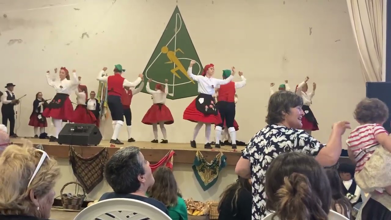 Rancho Folclórico Ceifeiras e Campinos da Sfus-Vira Assaloiado
