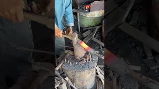 FORGING A SWORD FROM A RUSTY CHAINSAW BAR @AmazingKKDaily