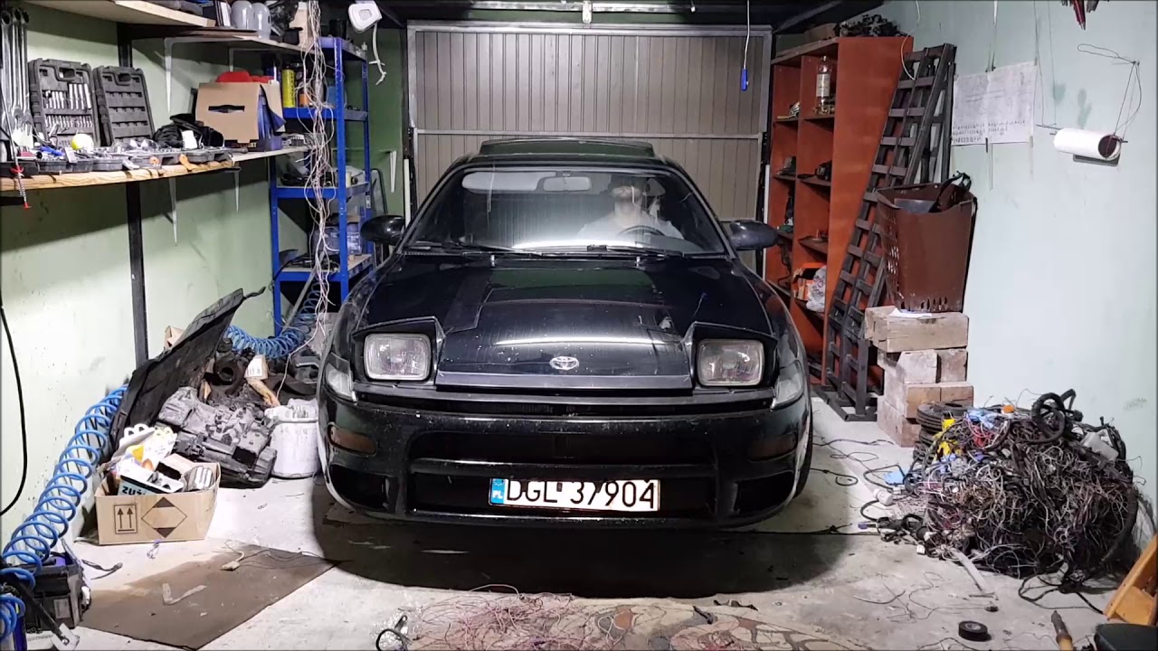 celica V  sleepy eyes , pop up head lamp work with turn light,