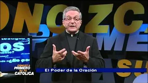 ¿Puede un amigo ser padrino?