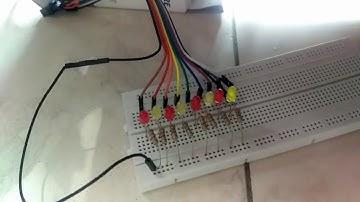 menyalakan 8 LED dengan 3 macam kombinasi menggunakan mikrokontroler ATMega 16