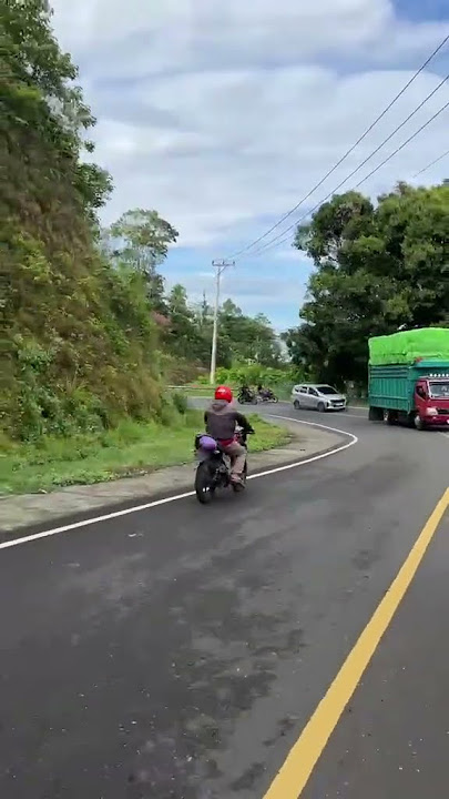 pemandangan yang indah #truksulawesi #automobile #supirtruk https://vt.tiktok.com/ZSSvwpSy4/ #truk