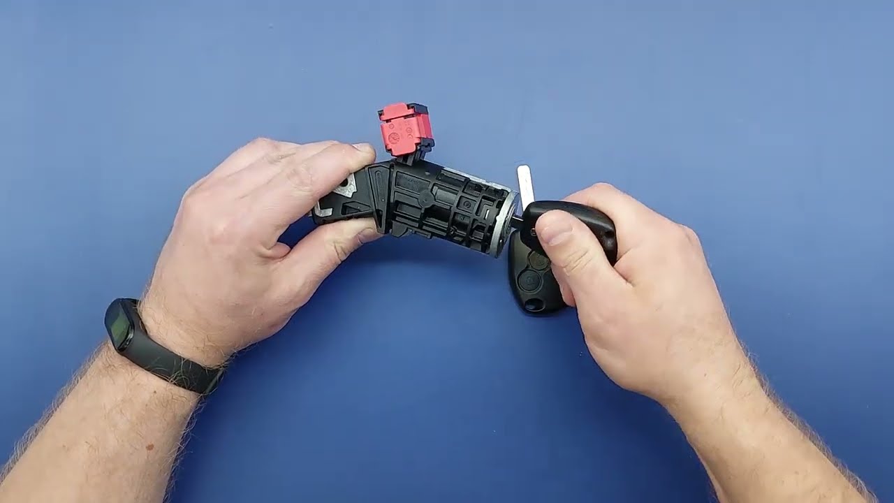 Jak naprawiamy - dopasowujemy stacyjkę Renault Trafic III?