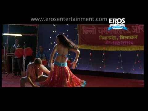 Sexy Bipasha Basu in song Beedi from Omkara