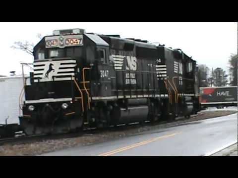 Norfork Southern Local switch engine take 2 GP-40-2 12-17-2012 Douglasville,Ga. - YouTube