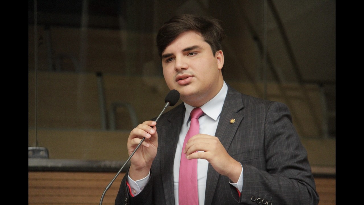 Alef Collins discute sobre moção de repúdio a ex-piloto