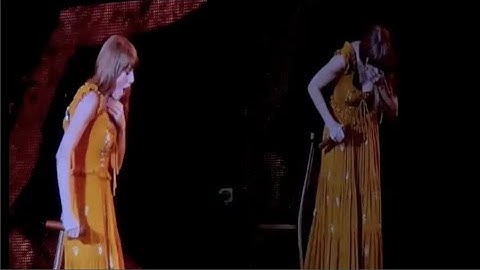 Taylor Swift Swallowed A Bug Mid-Performance And Handled It Like A Pro