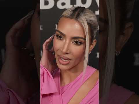 Kourtney Kardashian 'Hates' Sister Kim In New 'Kardashian's' Trailer