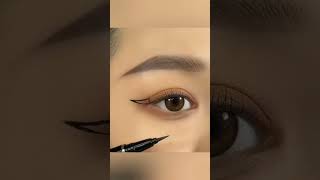 how to draw a vivid eyeliner slowly..  طريقة رسم الايلاينر بدقة #short