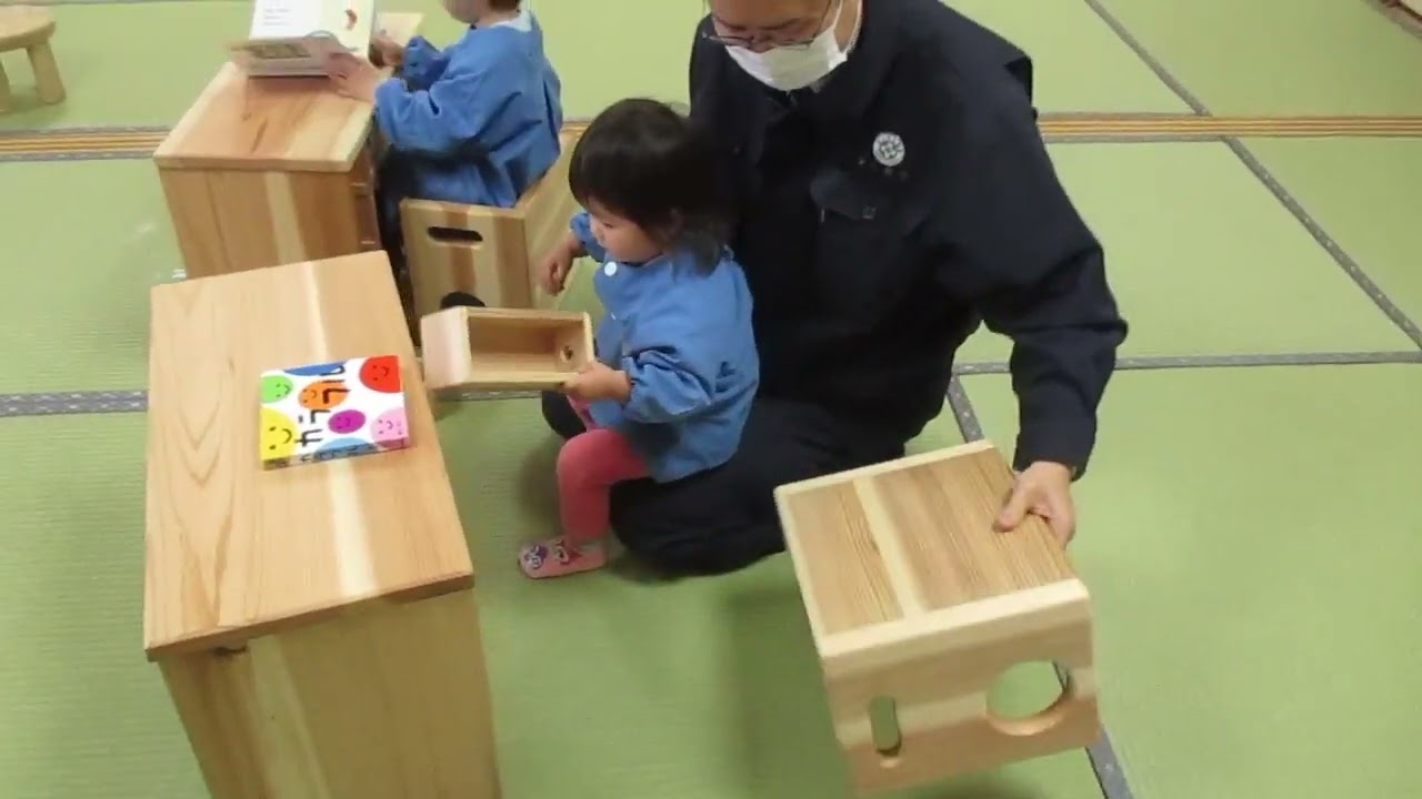 804002 Cedar Kids' Desk Set 630 (Kumamoto) - YouTube