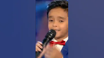 أجمل والطف من غنا يا سلام على حبى وحبك 