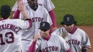 2004 ALCS Gm6: Foulke fans Clark for final out