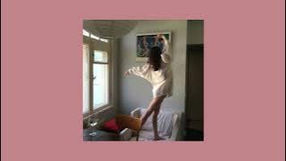 pov: you're vibeeee in your room (a pop playlist)