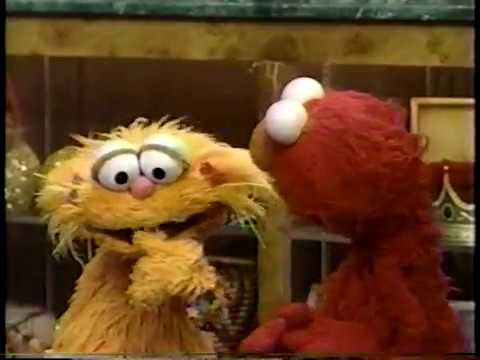 Sesame Street - Elmo & Zoe Learn the Waltz